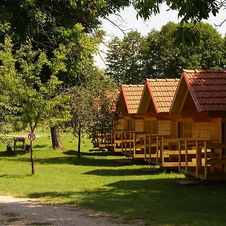 אתר קמפינג Turul And Camping *