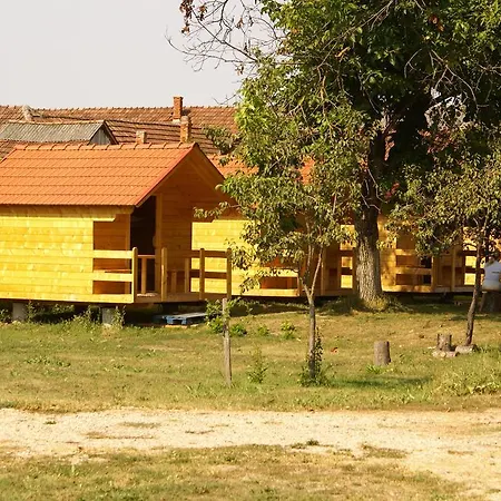 אתר קמפינג Turul And Camping *